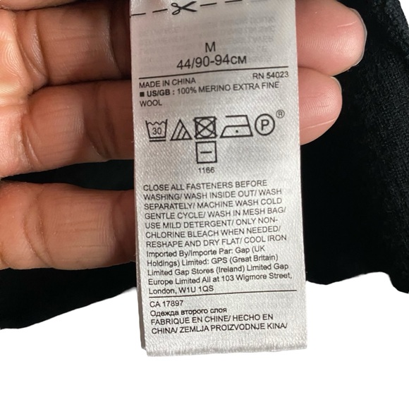 Banana Republic Women's Black 100% Merino Extra Fine Wool Cardigan - Picture 6 of 7